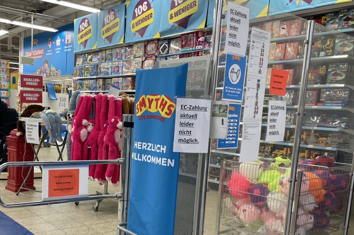 Smyths Toys in Hamburg – EC Kartenzahlung nicht möglich Smyths Toys in Hamburg - EC Kartenzahlung nicht möglich